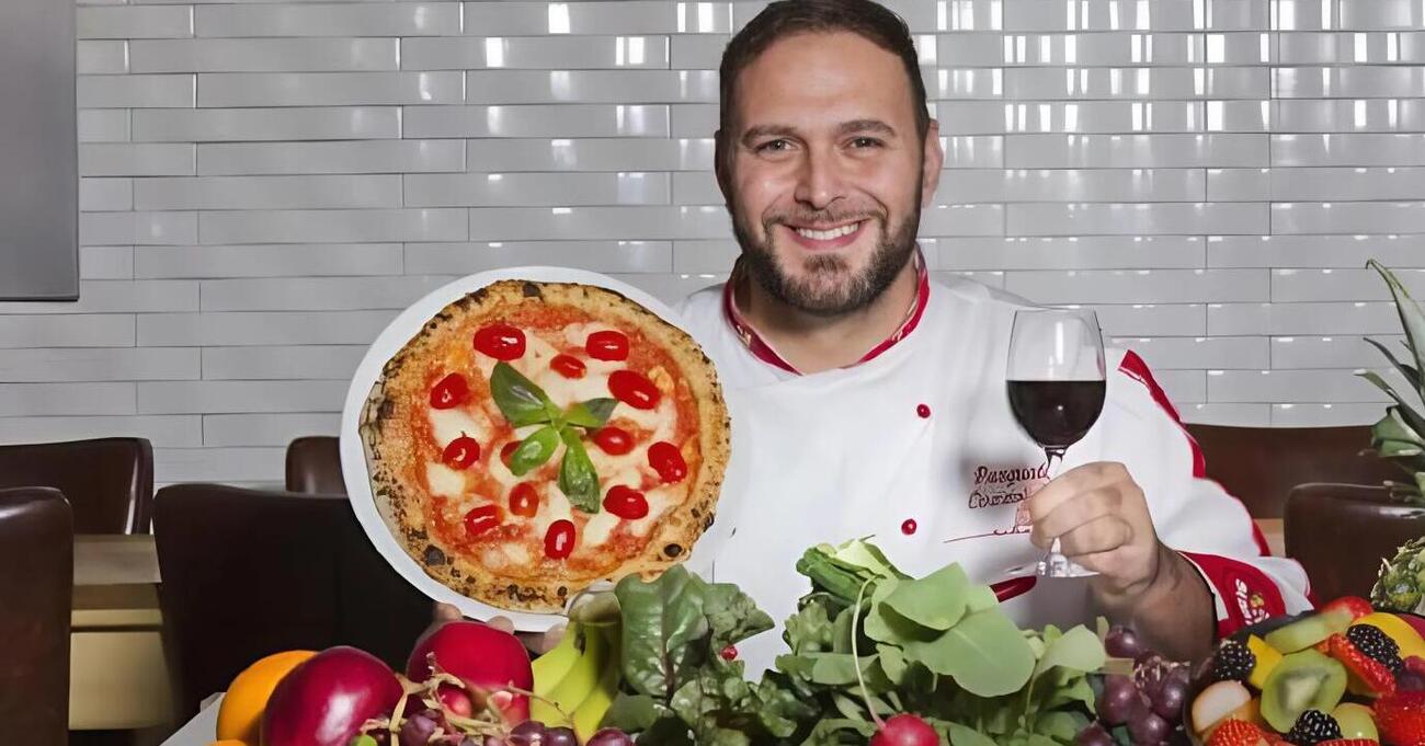 Intervista totale a Chef Cozzolino: &ldquo;I dazi? Gi&agrave; aumenti del 20%&hellip;&rdquo;. Meglio la pizza napoletana o casertana? &ldquo;Quella de I Masanielli&rdquo;. Su Lacerenza e la Gintoneria: &ldquo;In America buttano la chiave&hellip;&rdquo;. E su Sorbillo, Massari, Feltri e Cracco...