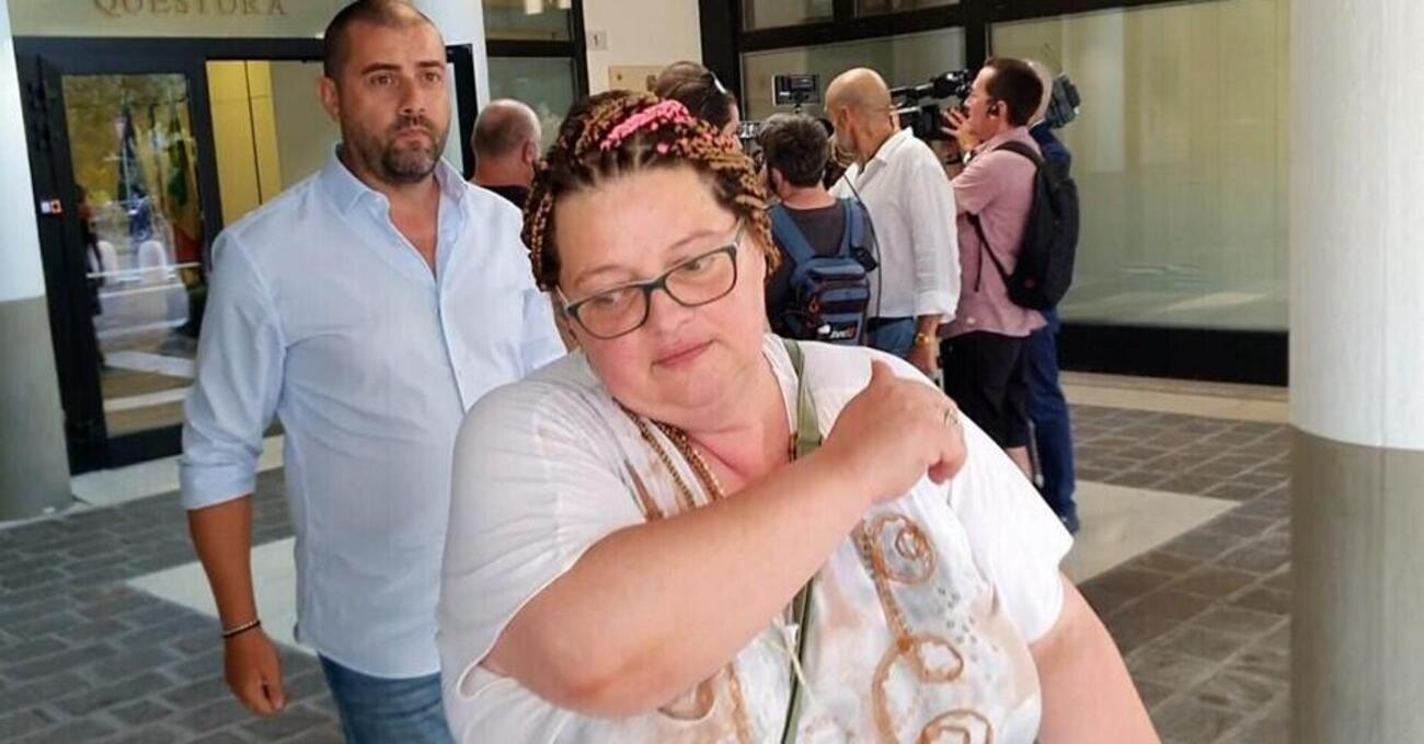 Omicidio Pierina Paganelli, le accuse choc di Valeria Bartolucci a Manuela Bianchi: &ldquo;La stron*a dice che Louis andava da lei e io non mi accorgevo di niente. Che spesso mi metteva le cose per dormire nel t&egrave;&rdquo;. Dassilva l&rsquo;ha fatto anche la notte del delitto?