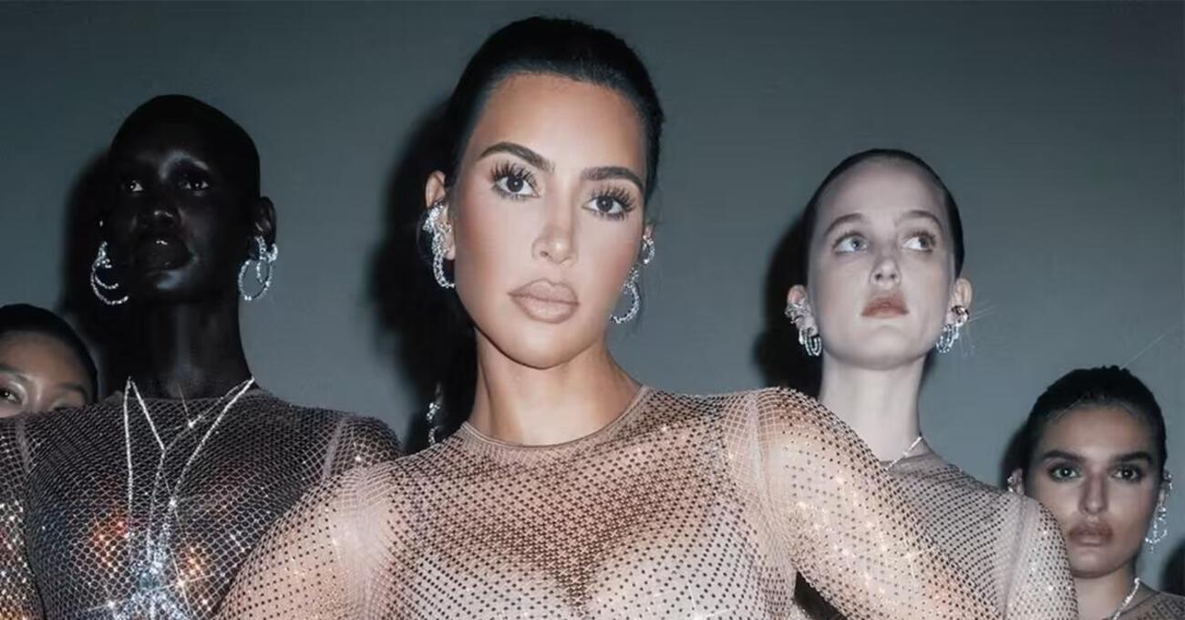 Ma davvero Kim Kardashian sta provando a salvare Bianca Censori da Kanye West? E perch&eacute; lo sta facendo senza mutande? Intanto la sorellina Angelina si dimentica il reggiseno e...