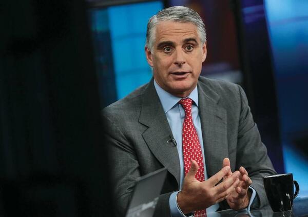 Orcel (UniCredit) &quot;gabbato&quot; da Descalzi (Eni) nella classifica dei top manager. Sul podio anche Messina (Intesa Sanpaolo) Ma chi scala pi&ugrave; posizioni &egrave; un ex ministro...