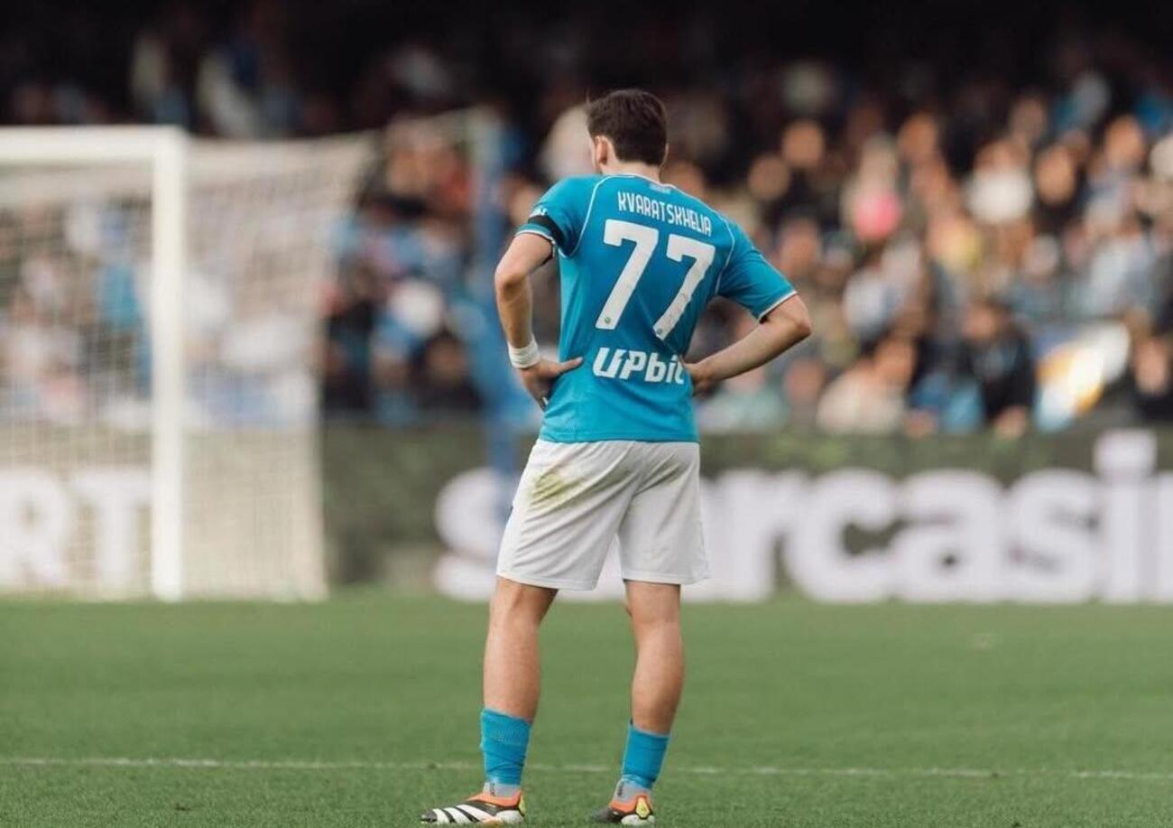 Cari Napoli e Conte, con Kvaratskhelia non ci avete capito un caz*o: in Serie A era diventato la riserva di Neres, a Parigi gioca a calcio come Ges&ugrave; Cristo