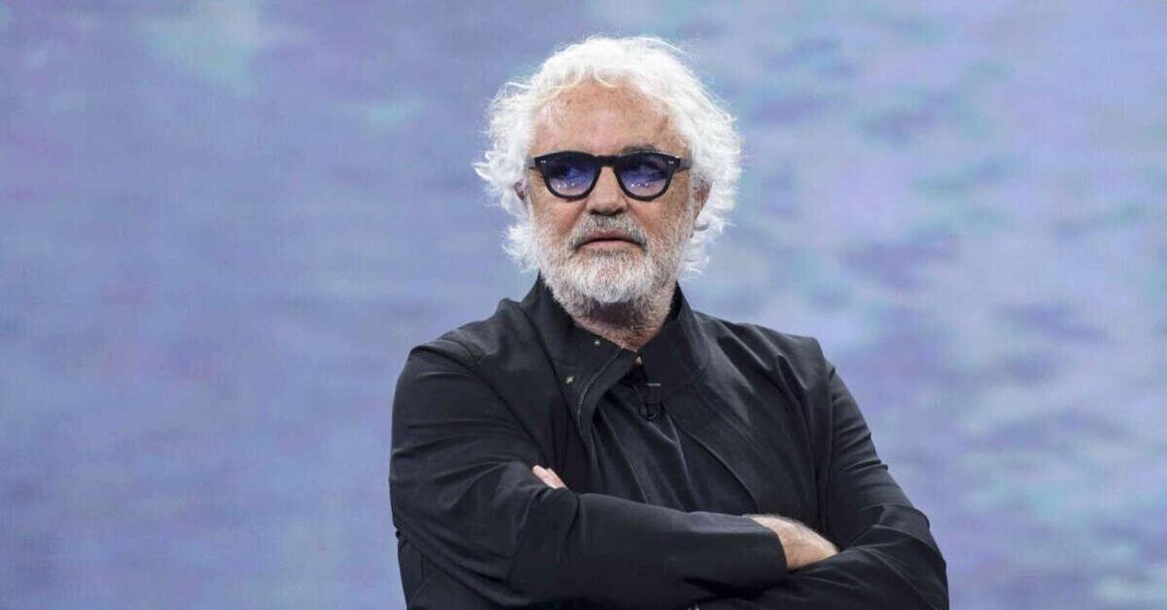 Pronti per le bombe di Briatore sul piano di Trump e i dazi? Poi Flavio attacca le banche e stacca la spina a Musk e Tesla: &quot;Sta sulle palle alla gente&quot;