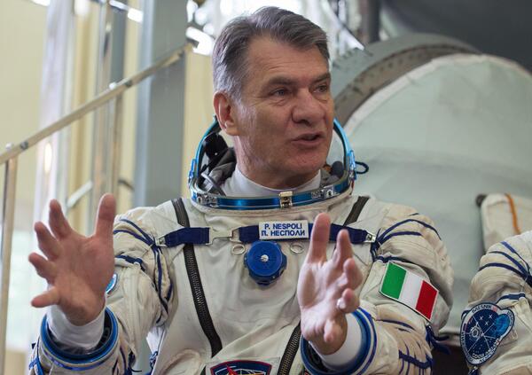INTERVISTA SPAZIALE! Siamo stati davvero sulla Luna? L&#039;astronauta Paolo Nespoli: &quot;Ne sono convinto, ma diffido. Questione di fede, come Ges&ugrave; che trasform&ograve; l&rsquo;acqua in vino&hellip;&rdquo;. Musk su Marte? &ldquo;Un pazzo, ma senza i pazzi&hellip;&rdquo;