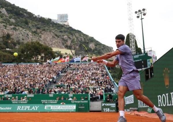 L&rsquo;undicesimo uomo: il Monte Carlo di Lorenzo Musetti, che perde la finale con Carlos Alcaraz, &egrave; molto pi&ugrave; di una sconfitta che fa male