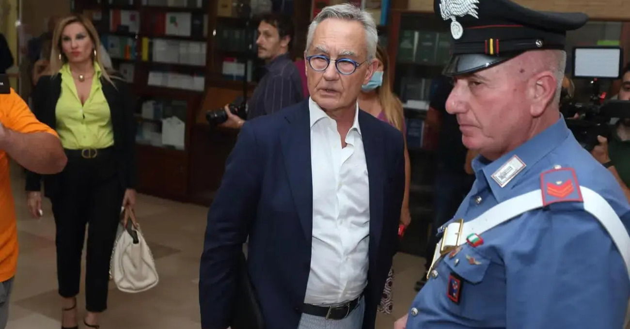 INCOMPATIBILE!? Delitto di Garlasco, il generale Luciano Garofano zittisce gli avvocati di Alberto Stasi: &ldquo;La mia presenza a casa di Chiara Poggi? Non ho fatto io le analisi. Ero l&igrave; perch&eacute;&hellip;&rdquo;