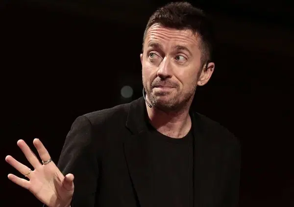 Tutte le bombe di Scanzi a BerAlive: &ldquo;Tony Effe? Senza doti musicali o talento&rdquo;. La sciagura nella MotoGp? &ldquo;La bimbominkiaggine di Marquez&rdquo;. Valentino Rossi? &ldquo;Provo tenerezza per i campioni che non smettono quando devono&rdquo;. E su Marracash e Cremonini&hellip;