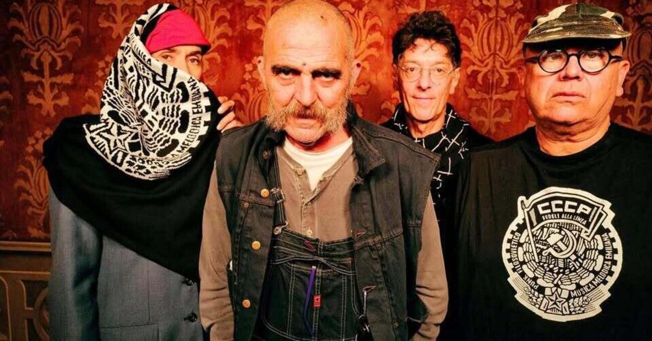 Perch&eacute; i Cccp- Fedeli alla linea non suonano pi&ugrave; al Circo Massimo? E i biglietti del concerto su Ticketone? Cambio location e data (sempre a Roma). I fan delusi: &quot;Non hanno venduto abbastanza...&quot;