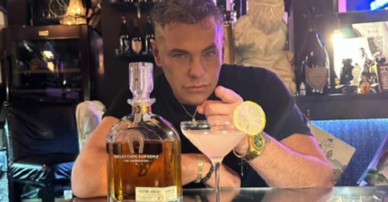Caso Gintoneria Lacerenza, addio champagne? Davide con Clotilde ai domiciliari diventa salutista? &ldquo;Non beve pi&ugrave;, non fa uso di niente&rdquo;. Da alcol e cocaina a frullati? La fidanzata: &ldquo;Stiamo aspettando l&rsquo;autorizzazione per la palestra&hellip;&rdquo;