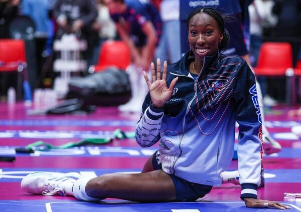 Signori, parliamoci chiaro: la pallavolo femminile &egrave; uno show da record. Ma chi la guarda davvero? Numeri alla mano c&#039;&egrave; qualcosa che non quadra...