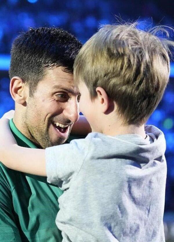 Signori, qui siamo oltre il tennis: Il figlio di Djokovic tifa per Alcaraz e si, Nole non ha bisogno di farsi venerare