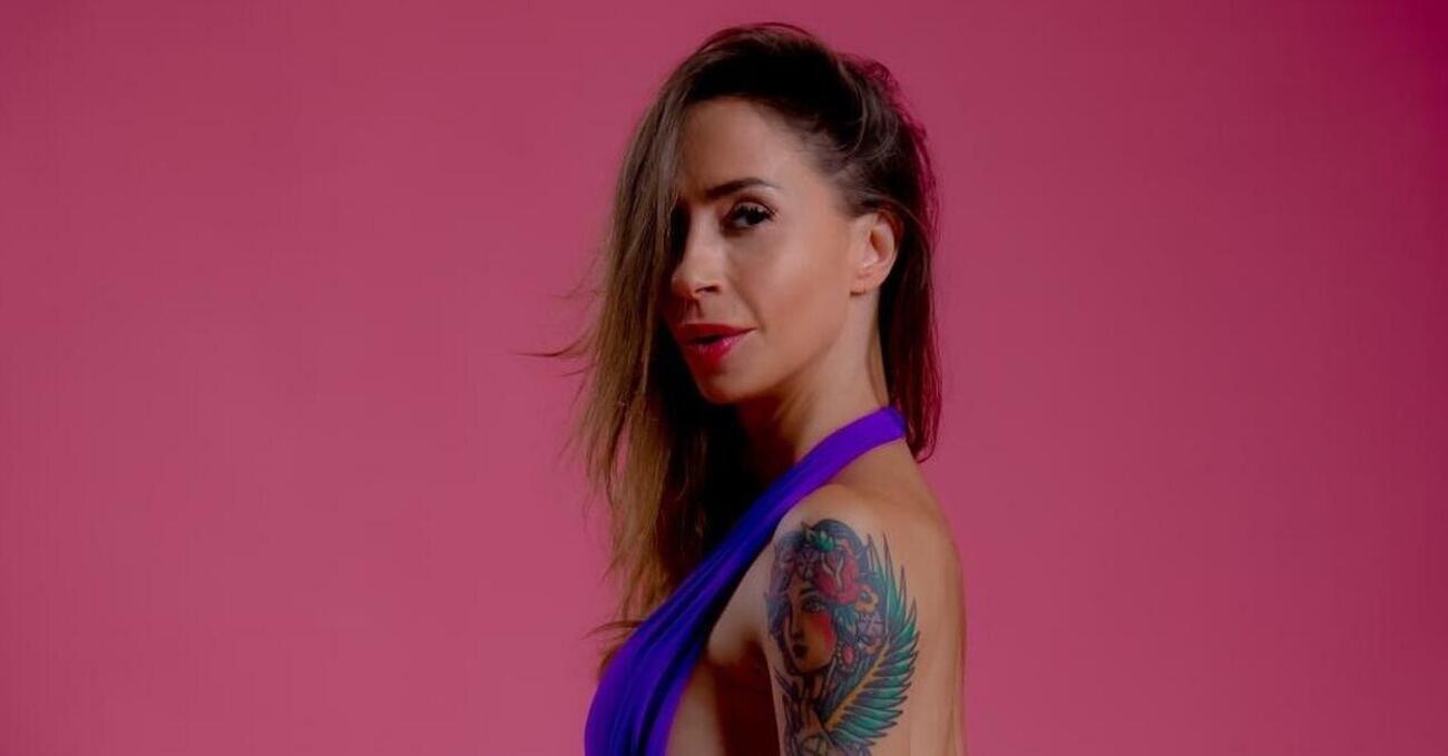 Anche Malena difende Rocco: &ldquo;Non mi sono mai sentita violentata o sfruttata&rdquo;. Un aggettivo su Siffredi? &ldquo;Difficile perch&eacute;&hellip;&rdquo;. E spiega adolescenza e carriera politica