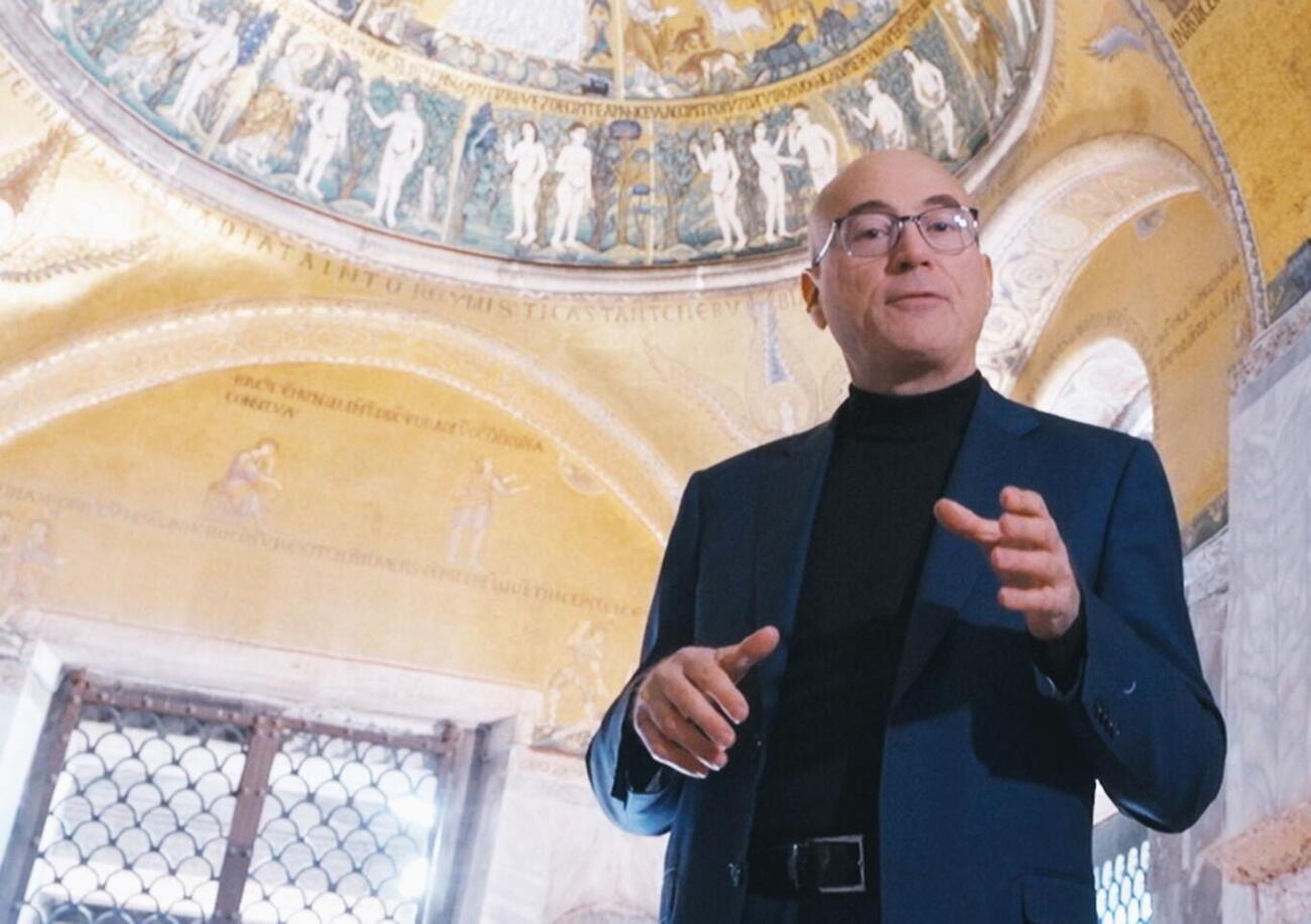 Una giornata particolare? Da San Francesco a Papa Francesco: Aldo Cazzullo ad Assisi racconta il santo che ha ispirato Jorge Mario Bergoglio. E su La 7 torna anche Vittorio Sgarbi...