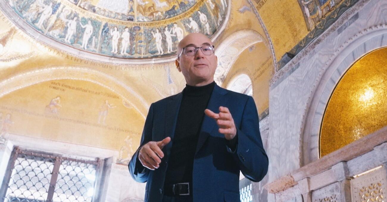 Una giornata particolare? Da San Francesco a Papa Francesco: Aldo Cazzullo ad Assisi racconta il santo che ha ispirato Jorge Mario Bergoglio. E su La 7 torna anche Vittorio Sgarbi...
