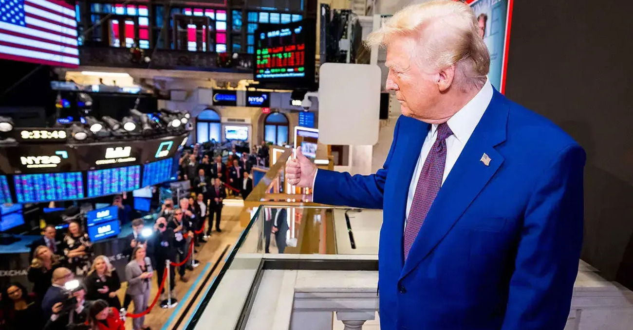 &Egrave; DEL MESTIERE QUESTO? Vi siete accorti che Trump sta perdendo tutte le battaglie commerciali? Federico Fubini lo incastra sul Corriere: dai dazi a Europa e Cina alla svalutazione del dollaro, fino al presidente della Fed, Jerome Powell...