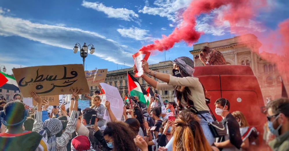 ⁠⁠LIBERAZIONE? DALL&rsquo;IPOCRISIA: Ma la sinistra che impazzisce per il 25 aprile lutto nazionale voluto da Meloni, non dice niente sui Giovani Palestinesi che vogliono la guerriglia contro la Brigata Ebraica (che combatt&eacute; davvero il fascismo)?