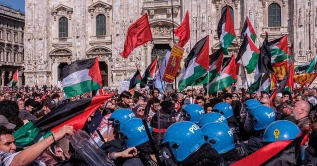 Il 25 aprile? &Egrave; tornata la caccia all&rsquo;ebreo ma nessuno si indigna. Tra insulti alla brigata, alla Segre, bandiere di Hamas e quella sinistra che include solo quando fa comodo