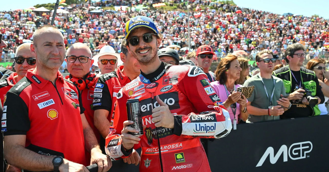 Grazie Pecco Bagnaia, tra i mille dubbi di Jerez ti sei seduto sul divano con noi per dire ci&ograve; che pensiamo da tempo: &quot;La Sprint ormai &egrave; la gara pi&ugrave; noiosa&quot;