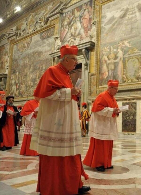 Ok il conclave, ma sapete che si pu&ograve; giocare al &ldquo;Fantapapa&rdquo;? Ecco come funziona, dove si gioca e...