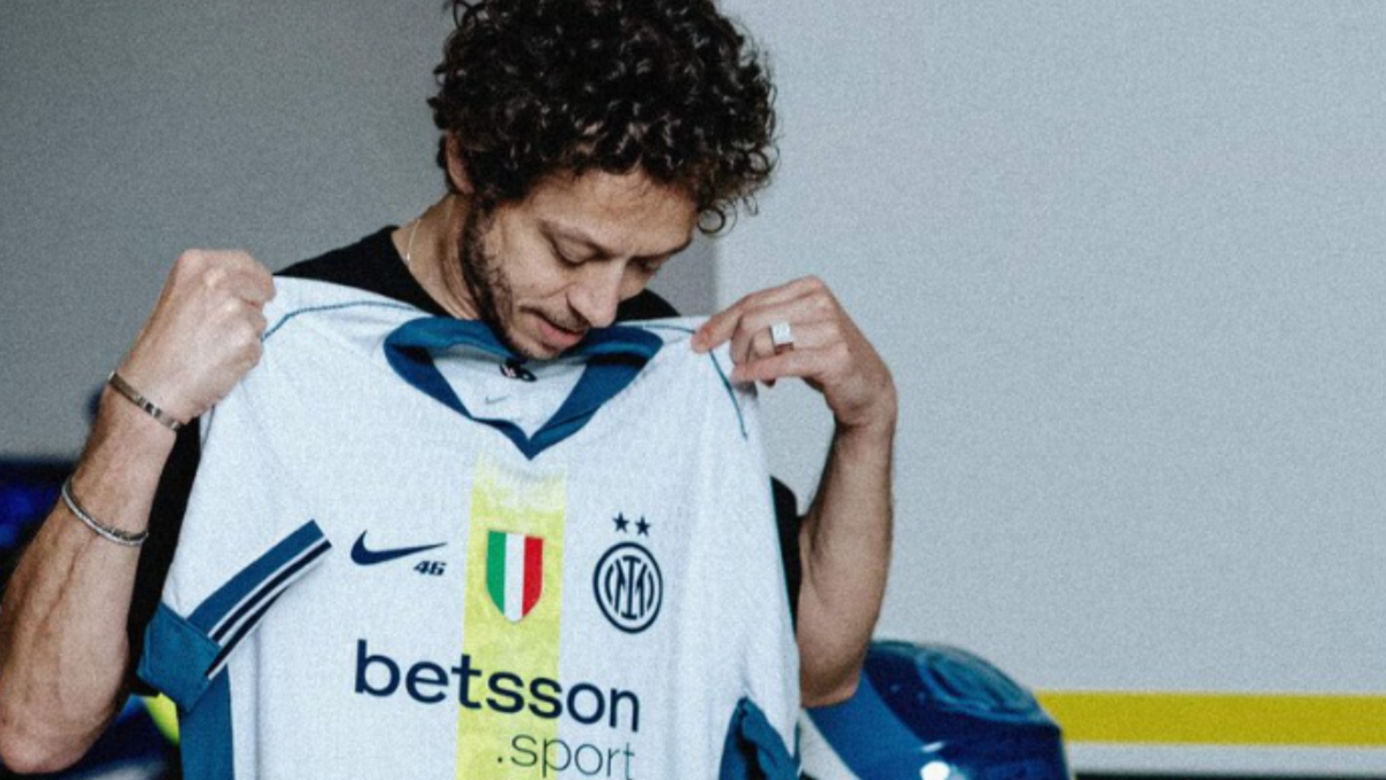 Valentino Rossi con la maglia dell&#039;Inter