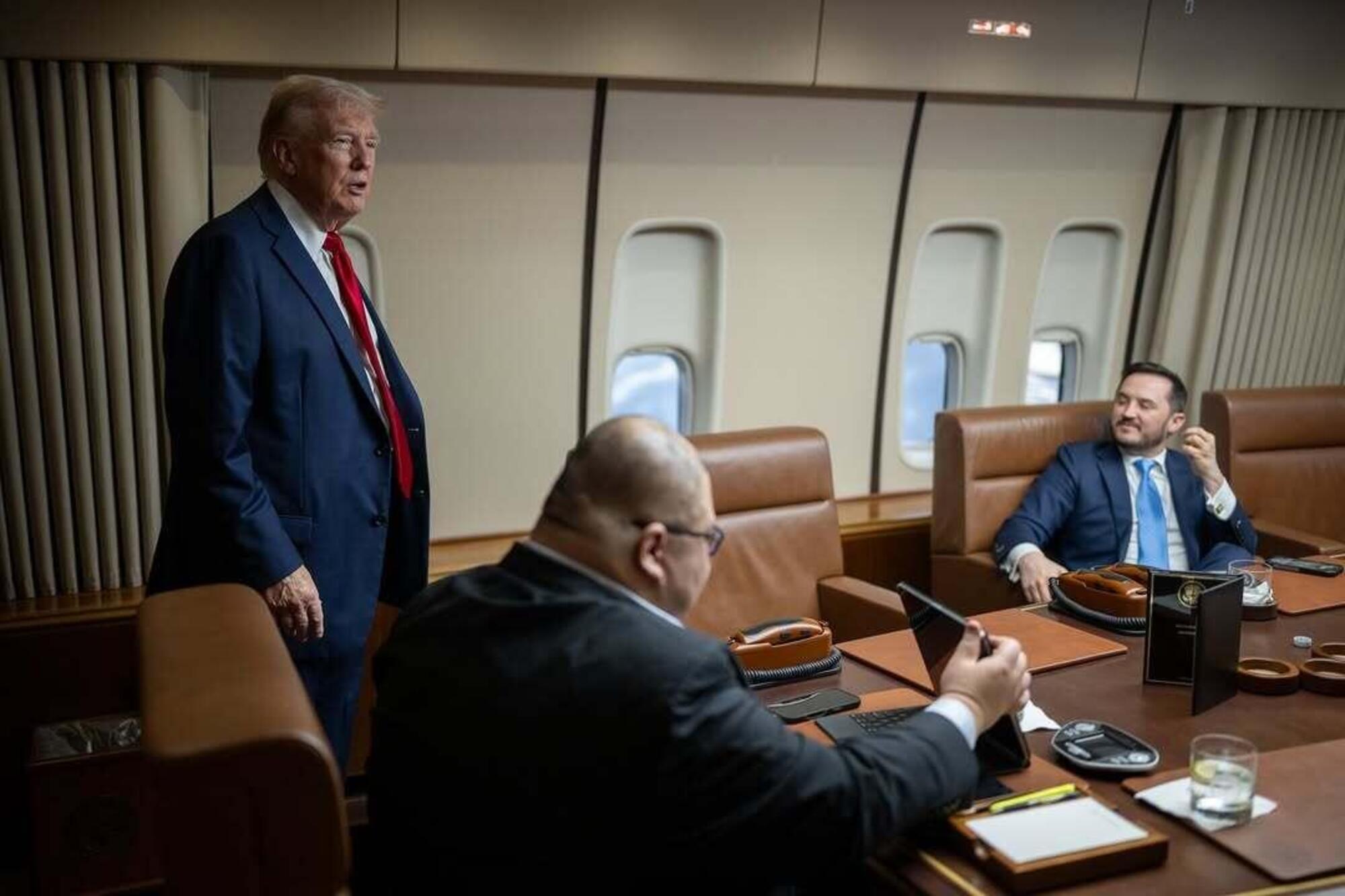 Steven Cheung con Donald Trump