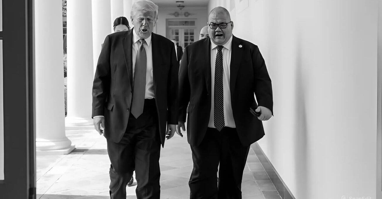 Chi si nasconde dietro &quot;la bestia social&quot; di Trump? &Egrave; Steven Cheung, il fighter della comunicazione (ex UFC): le fake news sul Covid, gli attacchi alla stampa e i meme folli (come Pope Donald) 