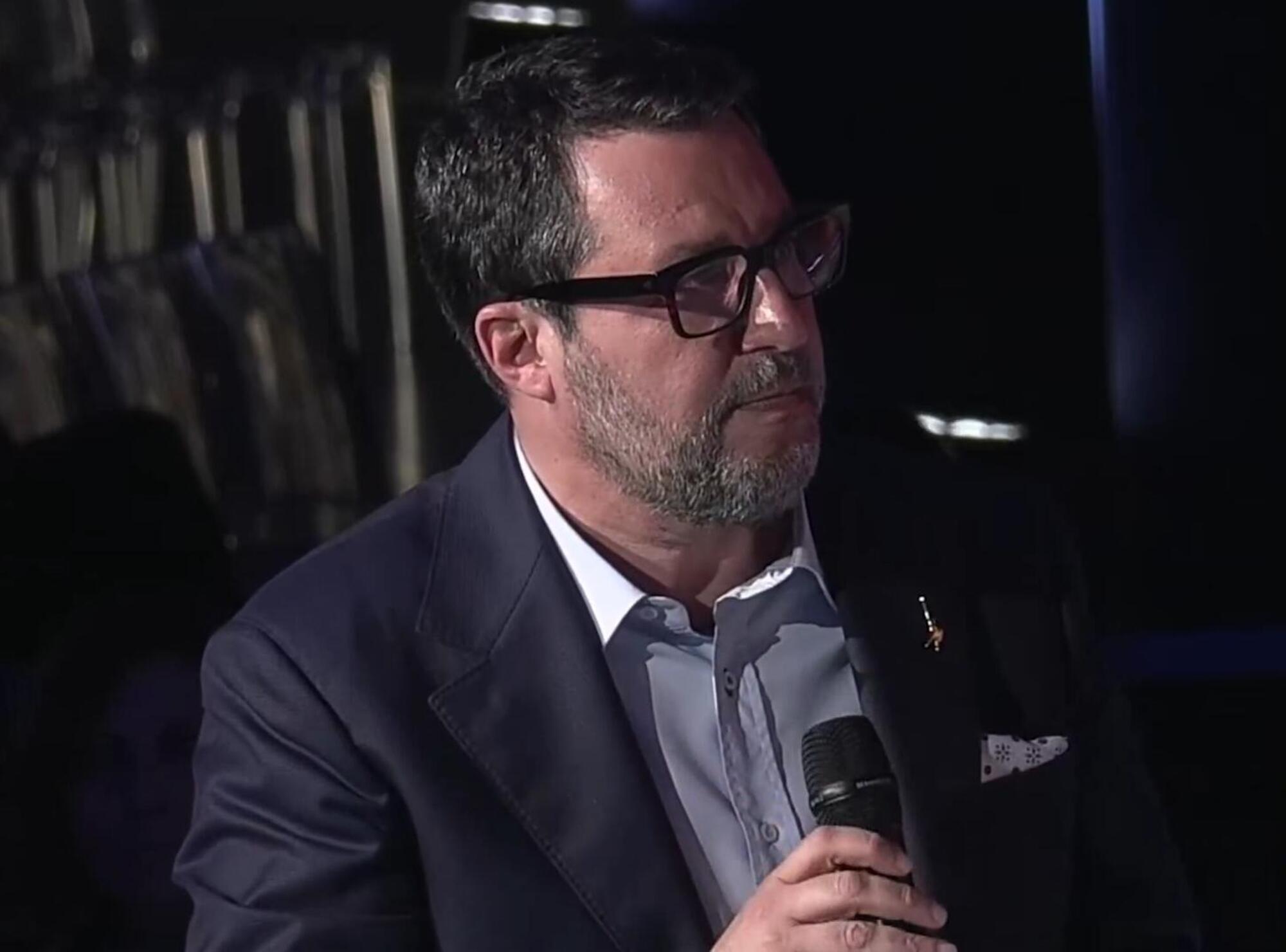 Matteo Salvini durante l'intervista a Elon Musk