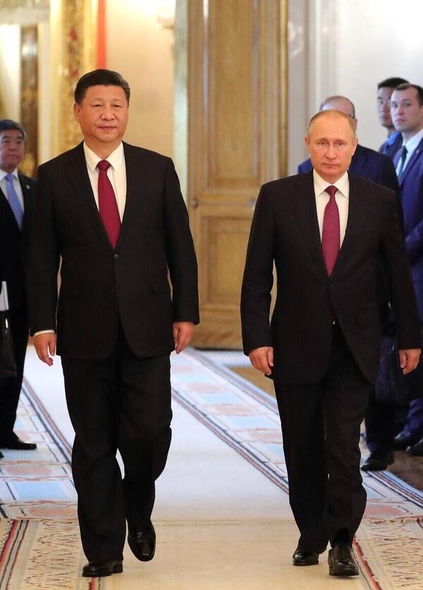 FINE DEL SECOLO AMERICANO? Trump consegna il mondo a Cina e Russia. E il nuovo Papa...