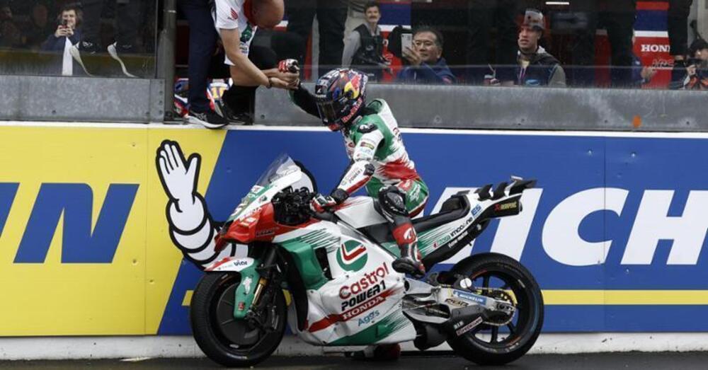 Nella follia della &quot;rivoluzione francese&quot; di Le Mans, Johann Zarco si ritrova imperatore e quella di Marc Marquez &egrave; l&rsquo;unica testa (rimasta) sempre sul collo