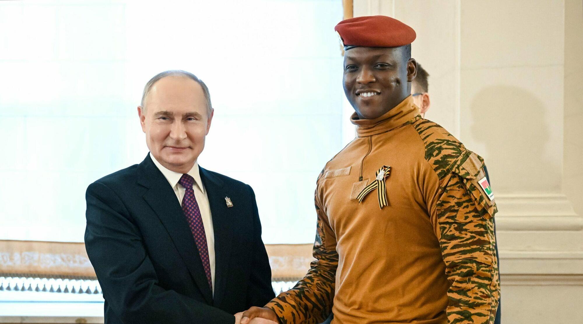 Vladimir Putin e Ibrahim Traorè