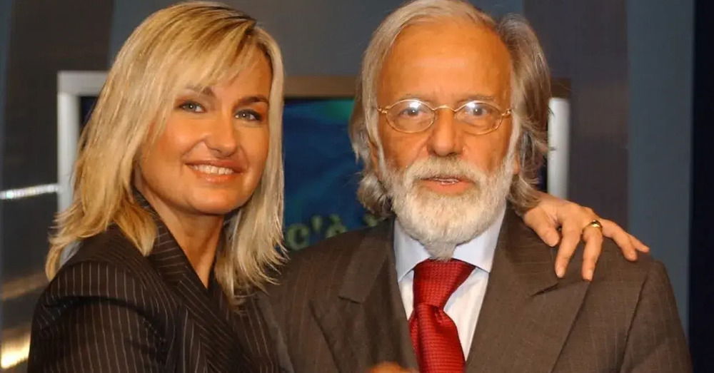 Bello l&rsquo;hype per il conclave e Papa Leone XIV (Prevost), ma vi ricordate chi vent&#039;anni fa ha anticipato tutto questo? Si tratta di Gianfranco Funari con Extra Omnes. Vi rinfreschiamo la memoria...