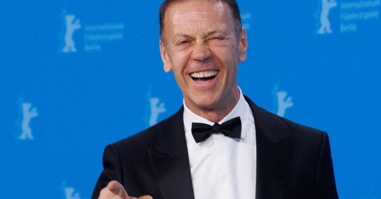 Le Iene contro Siffredi, Rocco smonta il caso violenze: &quot;L&#039;anno scorso su Netflix un supereroe, ora uno stupratore? E la fortuna di Roberta Rei...&quot;. E a Dagospia: &ldquo;Ho sbagliato a fidarmi&rdquo;. E le presunte vittime? &ldquo;Promuovono il loro OF&rdquo;