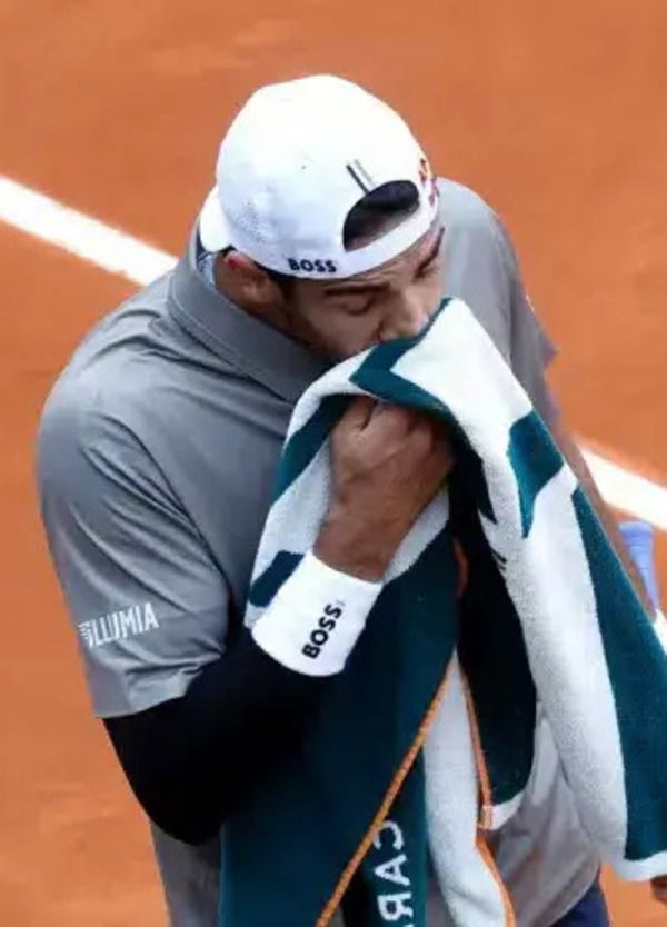 EH NO... BERRETTINI OUT: Matteo costretto al ritiro agli Internazionali di Roma. Ancora infortunio agli addominali?