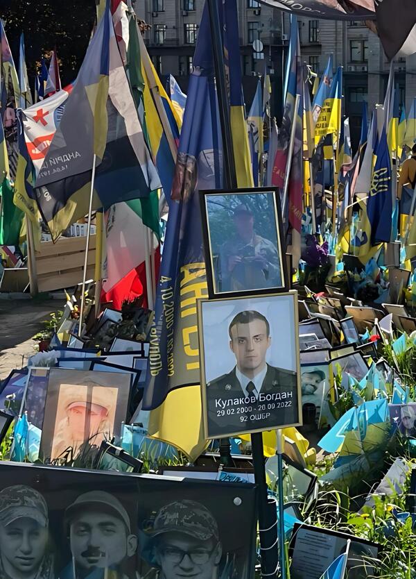 Siamo stati in Ucraina ora che non ci va pi&ugrave; nessuno. E a sentire gli intellettuali, della guerra contro la Russia non abbiamo capito niente: &ldquo;Smettete di pensare a noi solo per Putin&rdquo;