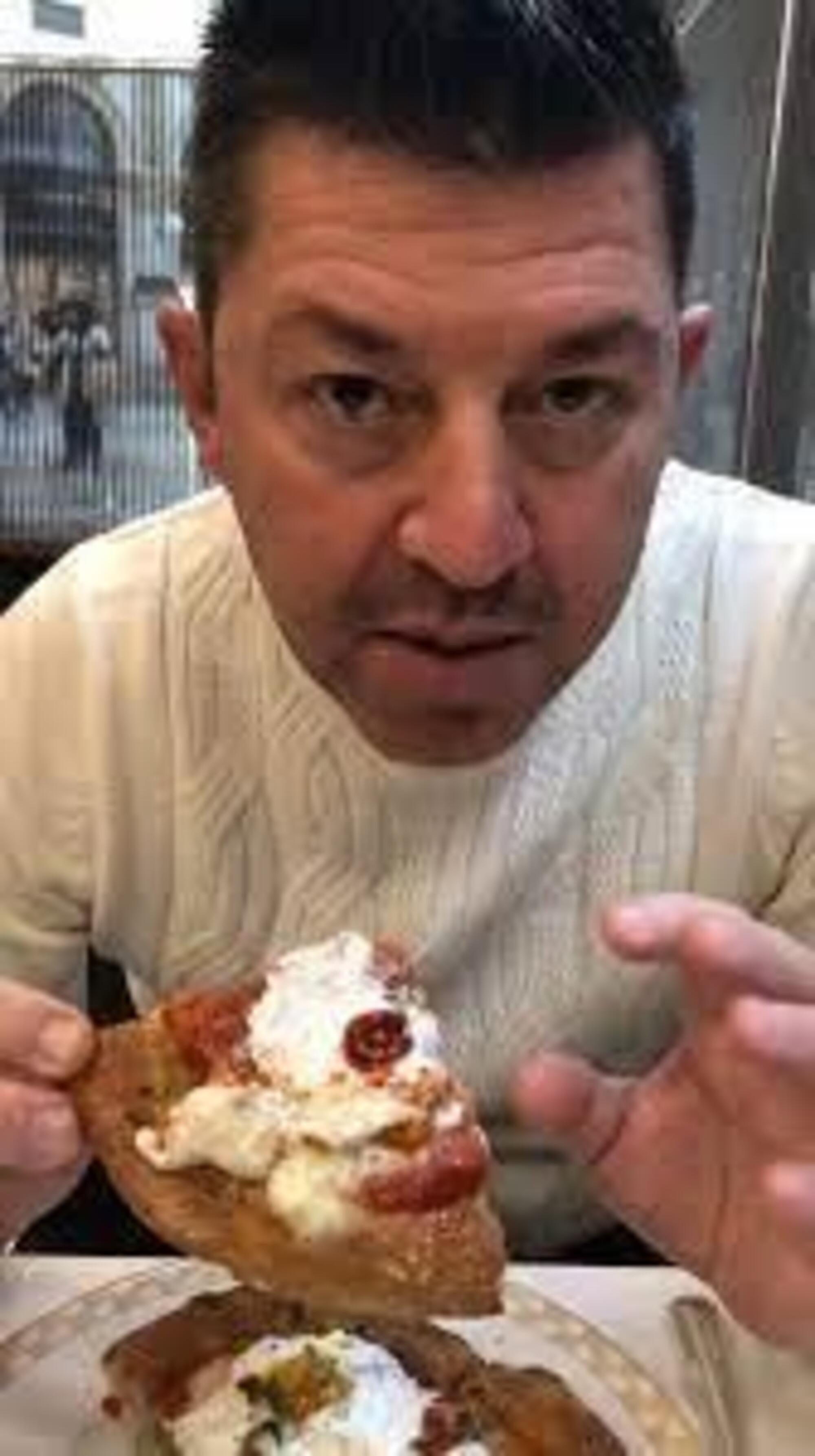 Porzio assaggia la pizza di Cracco