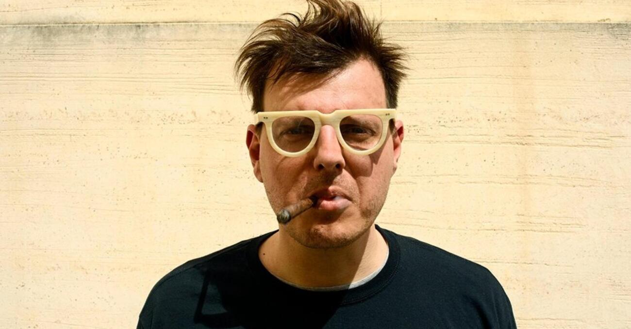 &ldquo;Amazon sta diventando una discarica culturale perfetta&rdquo;: Massimiliano Parente distrugge il sistema Cultura: il Premio Strega? &ldquo;A volte sono migliori i libri scritti dall&rsquo;intelligenza artificiale, ma&hellip;&rdquo;
