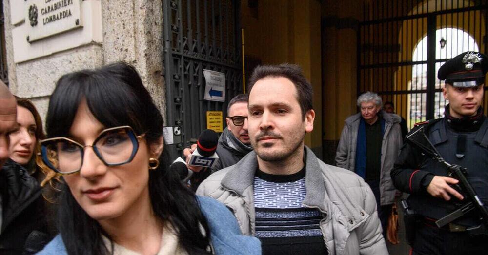 Omicidio Chiara Poggi, BLITZ dei carabinieri a casa di Andrea Sempio all&rsquo;alba (perch&eacute; cos&igrave; presto?): sequestrati cellulare e computer e setacciato il canale di irrigazione a Tromello: stanno cercando l&rsquo;arma del delitto? E intanto Alberto Stasi&hellip;