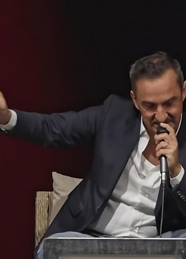 Nicola Savino a Tintoria: &ldquo;Per Linus uso una pancera per la m*nchia. La mer*a &egrave; buonissima. Fiorello? Mentre cagavo&hellip;&rdquo;