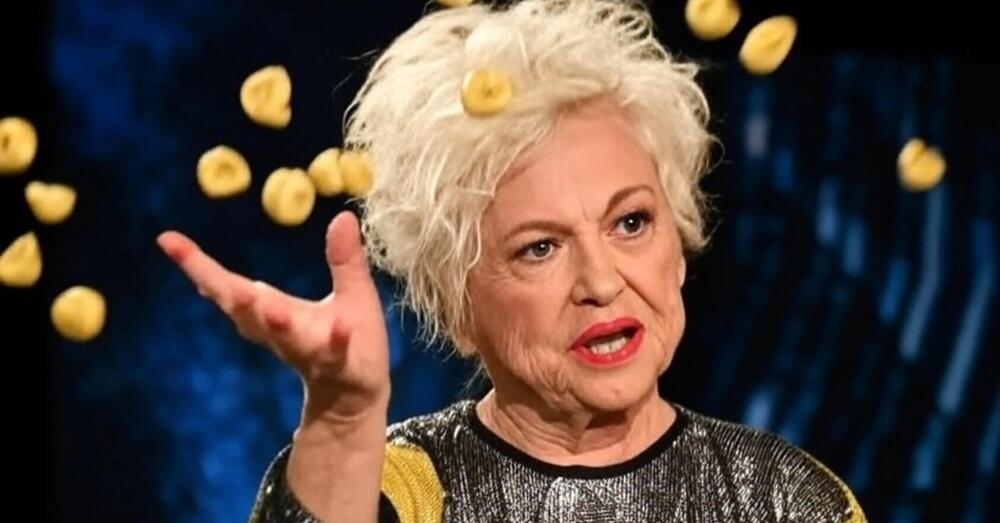 SOCCIA: Wanna Marchi sbotta malissimo contro i falsi miti sui tortellini: &ldquo;Ispirati all&rsquo;ombelico di una donna? Se non ha la pancia lardosa&rdquo;. E quanti ne vanno davvero in un cucchiaio? &ldquo;Se volete mangiare quelli veri bolognesi dovete&hellip;&rdquo;