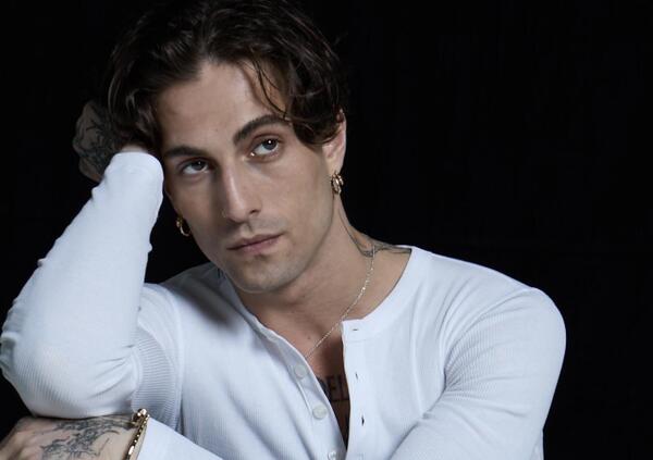 Abbiamo ascoltato Funny little Fears di Damiano David, ma com&rsquo;&egrave;? Perfetto, ma manca personalit&agrave;. Tra amori perduti e ballad, l&rsquo;ex Maneskin somiglia sempre pi&ugrave; ad Harry Styles?