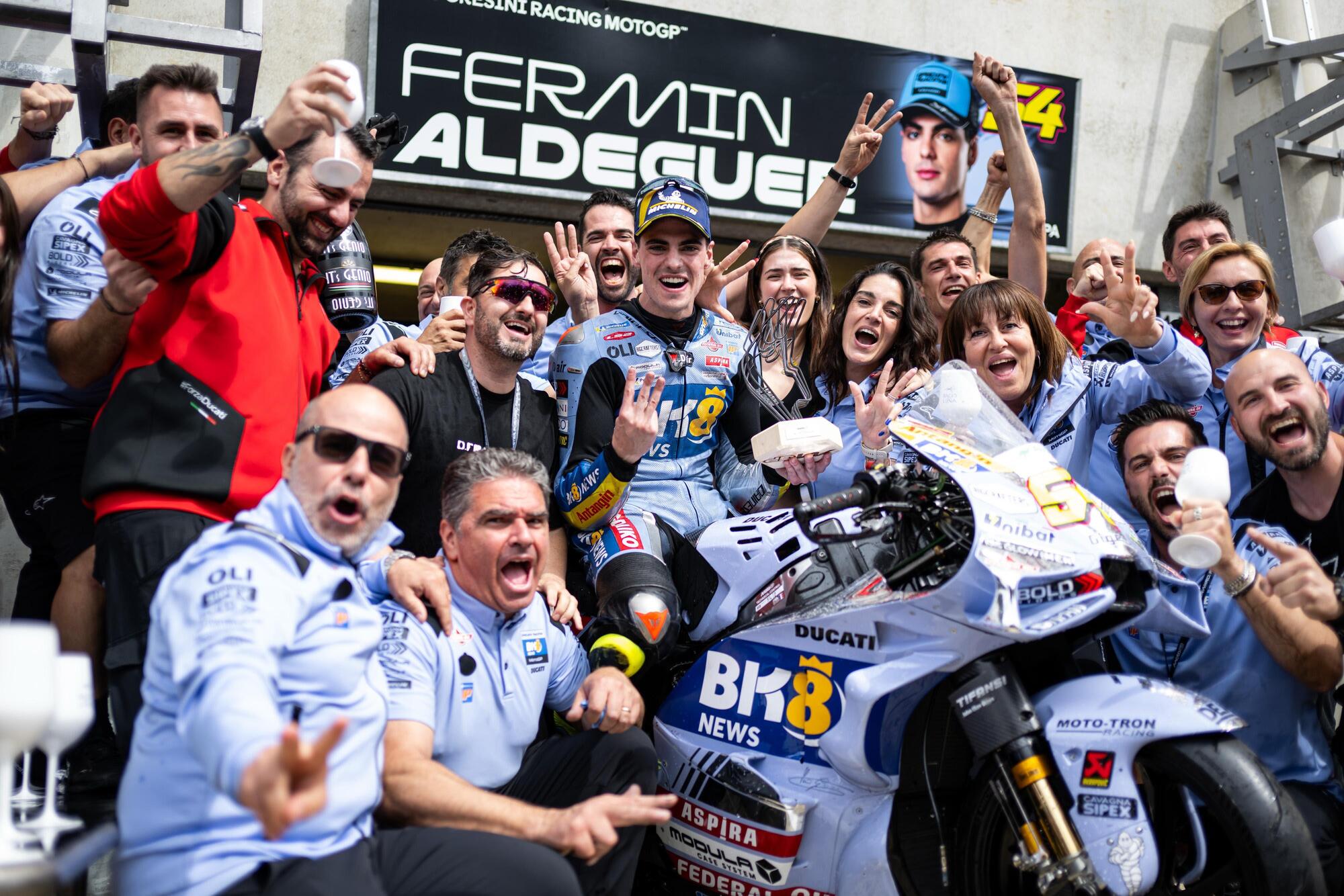 Fermín Aldeguer festeggia il primo podio in MotoGP con la Gresini Racing
