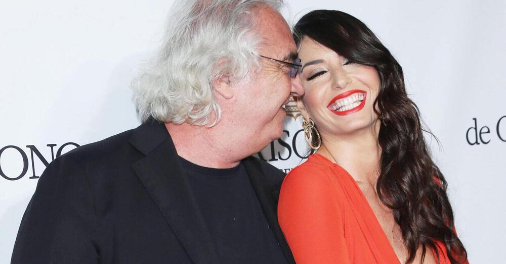 &quot;Gli ho preso il dito nel sonno e...&quot;. Elisabetta Gregoraci racconta la notte in cui spi&ograve; Briatore sbloccandogli il cellulare. E rivela: &quot;Io e Flavio mai pi&ugrave; coppia. Non perdono i tradimenti&quot;