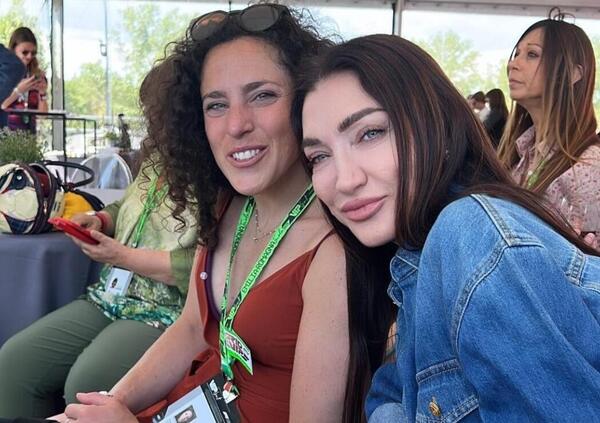 Bandiera nera (e ciclista investito) per Elisabetta Franchi dopo il Gp di Imola? Prima foto e video dai box della Formula 1 e con Nadia Padovani (Gresini), tortellini e cani, poi l&#039;incidente: &ldquo;Non l&#039;ho visto&rdquo;. Ma cos&#039;&egrave; la &ldquo;Moro Gp?&rdquo;