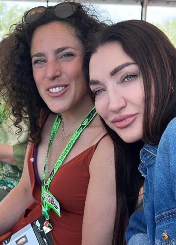 Bandiera nera (e ciclista investito) per Elisabetta Franchi dopo il Gp di Imola? Prima foto e video dai box della Formula 1 con tortellini e cani, poi l&#039;incidente: &ldquo;Non l&#039;ho visto&rdquo;. Ma cos&#039;&egrave; la &ldquo;Moro Gp?&rdquo;