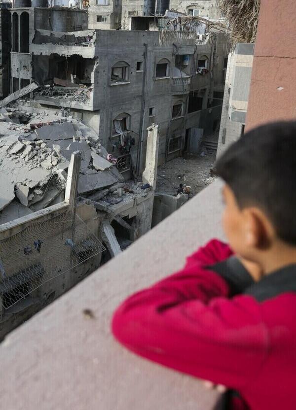 Il silenzio assordante degli ebrei sul massacro in Palestina, perch&eacute; nessuno parla? E Trump che prometteva la pace, come in Ucraina, dov&#039;&egrave; finito? A litigare con Springsteen e Taylor Swift...