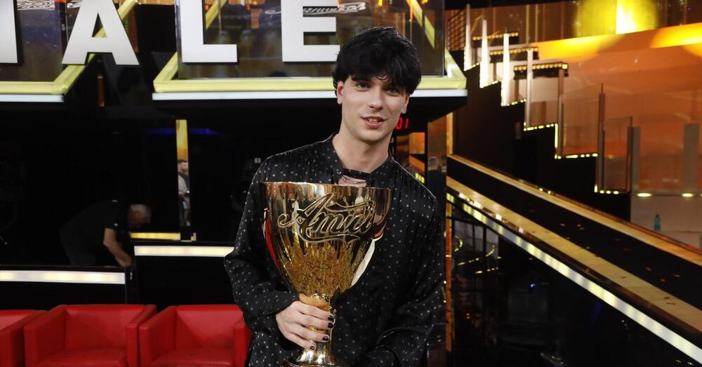 Amici di Maria De Filippi, ma Trigno ha vinto la categoria canto grazie all&#039;effetto Sarah Toscano? Dalle &ldquo;polemiche&rdquo; alla coppa? Vi spieghiamo perch&eacute; non c&rsquo;&egrave; da stupirsi della sua vittoria
