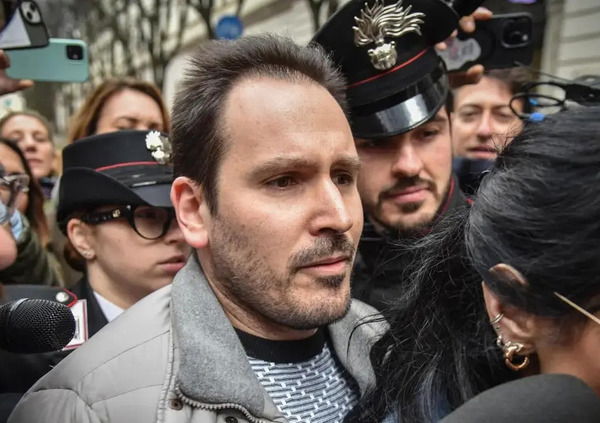 Omicidio Poggi, NUOVA ASSURDIT&Agrave;: Andrea Sempio NON SI PRESENTA in procura per l&rsquo;interrogatorio. Strategia o sta nascondendo qualcosa? Presente Alberto Stasi, l&rsquo;avvocato De Rensis: &ldquo;Stiamo ridisegnando la storia perch&eacute;&hellip;&rdquo;