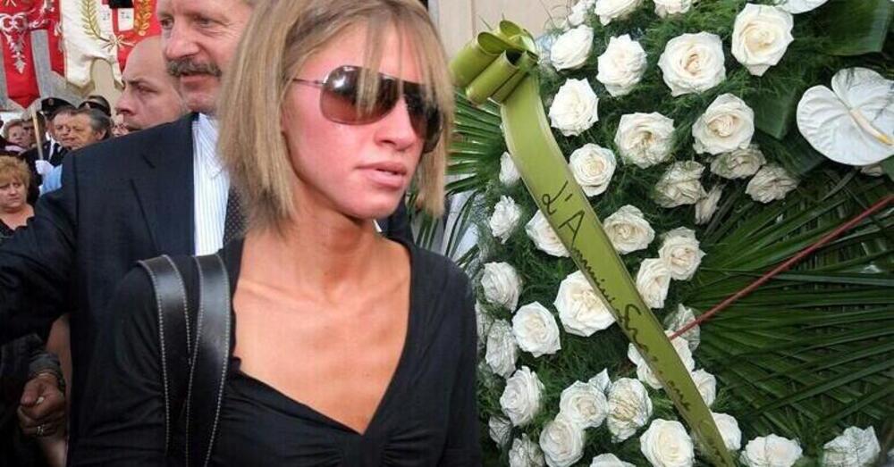 Omicidio Poggi, &ldquo;STEFANIA CAPPA ERA INVIDIOSA DI CHIARA&rdquo;, spunta una testimone che ha svelato delle confidenze fatte dalla gemella: &ldquo;Ora che &egrave; morta tutti a dire che era buona e bella. Non lo era&rdquo;. E sui giornalisti: &ldquo;Devono vedere che vado al cimitero&rdquo;