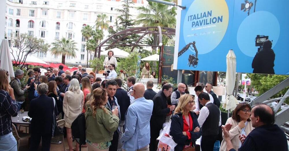 Siamo stati a La Terrazza presso l&rsquo;Italian Pavillon a Cannes, com&rsquo;&egrave; andata? Tutto fighissimo. Tra aperitivi vista red carpet, Cinecitt&agrave;, Joydis e&hellip; 