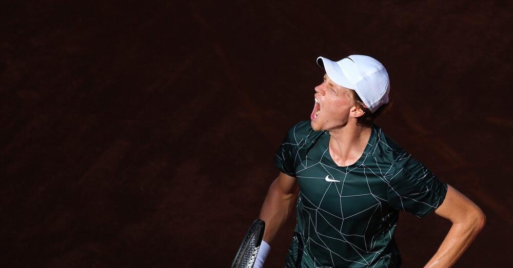 Roland Garros, c&#039;&egrave; tennis oltre a Sinner e Alcaraz? Ecco i giudizi (impietosi) di Bertolucci e Courier: &ldquo;Zverev? Troppo discontinuo. Medvedev in crisi e inefficace. De Minaur...&rdquo;. E Musetti? Occhio, perch&eacute; a Parigi pu&ograve; essere protagonista