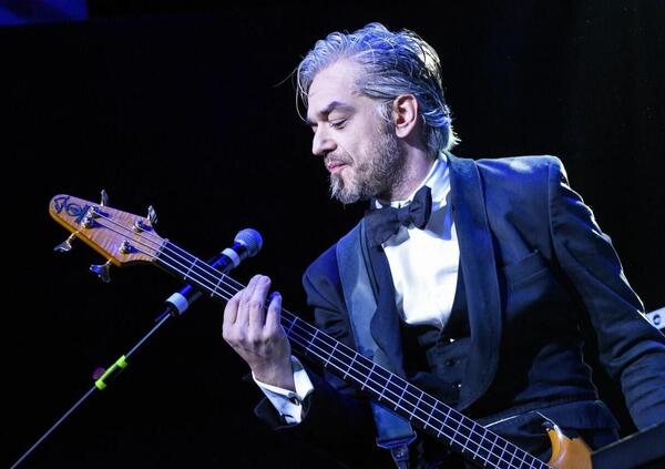 Davvero al Mi Ami Festival hanno intitolato i bagni a Morgan? Il cantante condivide la targa